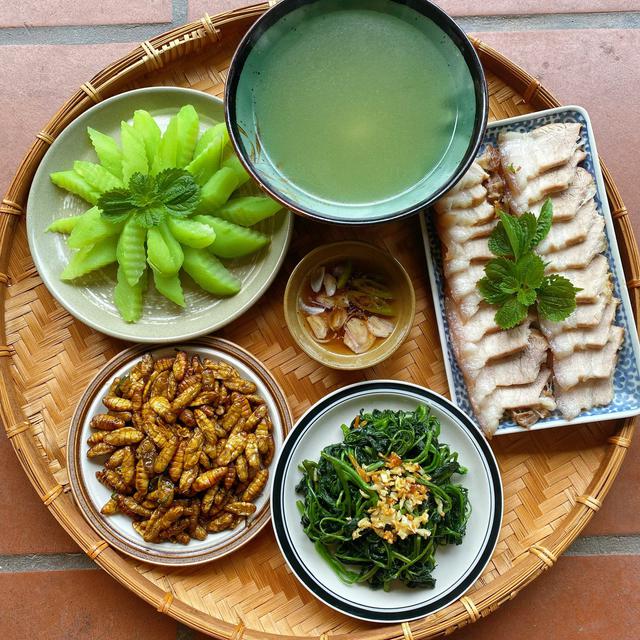 Mâm cơm gia đình 2 - Ảnh 5.