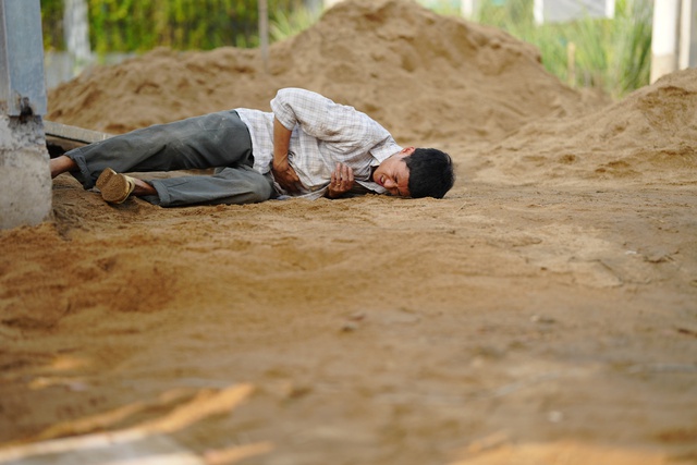 Phim kinh dị chiếu h&egrave; 'Ma X&oacute;' b&oacute;c trần nỗi bất lực của con người trong cuộc sống mưu sinh - Ảnh 1.
