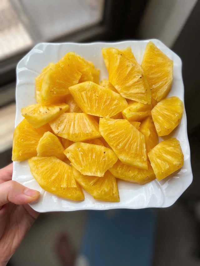 Một loại dứa đặc sản v&ugrave;ng T&acirc;y Bắc ngọt như mật, d&ugrave; gi&aacute; đắt gấp đ&ocirc;i dứa thường nhưng vẫn &lsquo;ch&aacute;y h&agrave;ng&rsquo; - Ảnh 6.