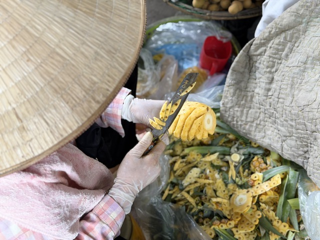Một loại dứa đặc sản v&ugrave;ng T&acirc;y Bắc ngọt như mật, d&ugrave; gi&aacute; đắt gấp đ&ocirc;i dứa thường nhưng vẫn &lsquo;ch&aacute;y h&agrave;ng&rsquo; - Ảnh 3.
