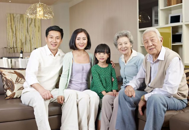 Về gi&agrave;, người kh&ocirc;n ngoan lu&ocirc;n tr&aacute;nh xa 2 việc của con c&aacute;i: C&agrave;ng nh&uacute;ng tay c&agrave;ng dễ rạn nứt - Ảnh 1.