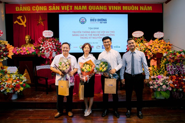 N&acirc;ng tầm vị thế nghề Điều dưỡng trong kỷ nguy&ecirc;n số: Vai tr&ograve; đồng h&agrave;nh của truyền th&ocirc;ng b&aacute;o ch&iacute; - Ảnh 1.