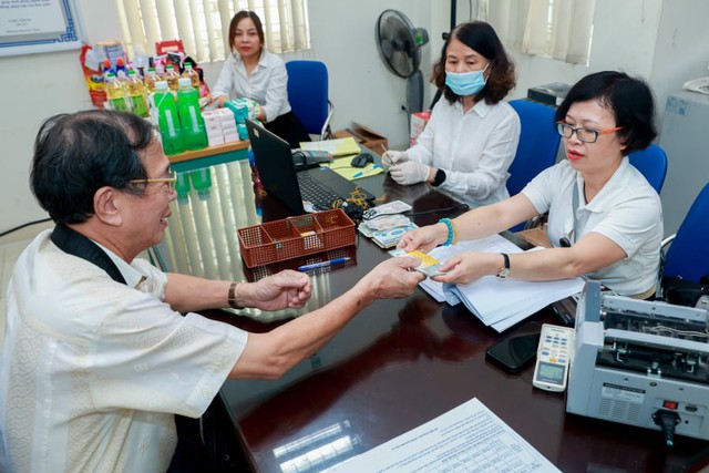 Tin s&aacute;ng 22/6: Th&ocirc;ng b&aacute;o quan trọng về tiền lương, lương hưu từ 1/7; 4 trường hợp bị tạm ho&atilde;n xuất cảnh do nợ thuế - Ảnh 2.