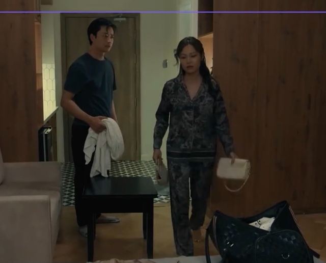 Dưới &ocirc; cửa s&aacute;ng đ&egrave;n - Tập 16: Kh&ocirc;ng phải chồng, Sinh mới l&agrave; người t&igrave;m thấy Diệu - Ảnh 2.