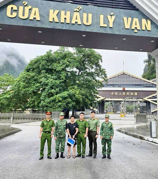Bắt hai đối tượng truy n&atilde; đặc biệt nguy hiểm tại Cao Bằng năm 2026 - Ảnh 1.