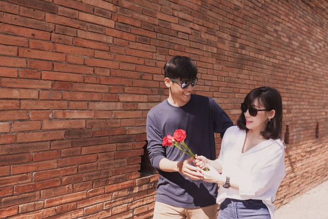 Cứ xuất hiện là nổi bật: Top cung hoàng đạo nữ được đàn ông săn đón nhất - Ảnh 1.