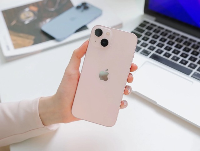 IPhone 13 gi&aacute; 12 triệu đồng: Lựa chọn th&ocirc;ng minh trong năm 2026 - Ảnh 2.