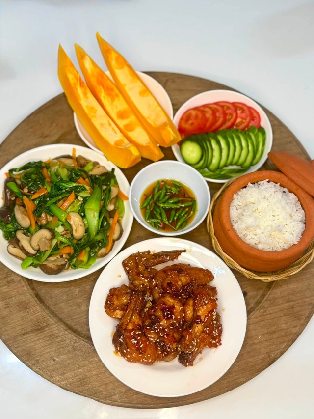 7 Mâm cơm gia đình nấu nhanh gọn cho bữa ăn đầm ấm - Ảnh 7.