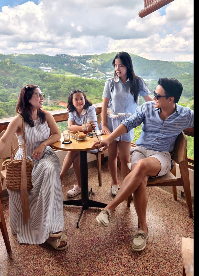 Hồng Đăng và gia đình trải nghiệm hành trình xuyên Việt 21 ngày thú vị - Ảnh 2. Hồng Đăng và gia đình trải nghiệm hành trình xuyên Việt 21 ngày thú vị - Ảnh 2.