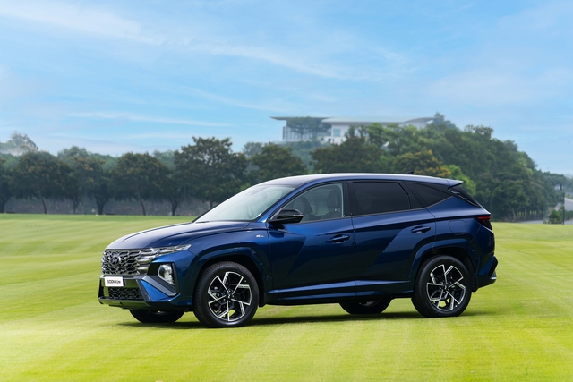 Vì sao giá xe Hyundai Tucson giảm mạnh tới 100 triệu đồng, SUV cỡ C rẻ chưa từng có, chỉ ngang Mitsubishi Xforce? - Ảnh 2.