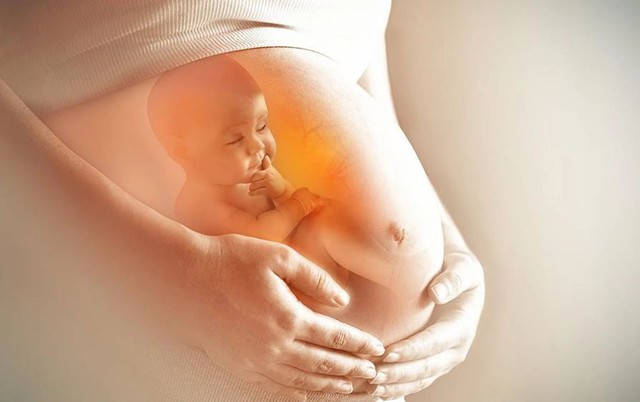 Mãn kinh 5 năm, người phụ nữ 41 tuổi sinh con nhờ trứng hiến tặng sau hành trình 12 năm tìm con - Ảnh 2.