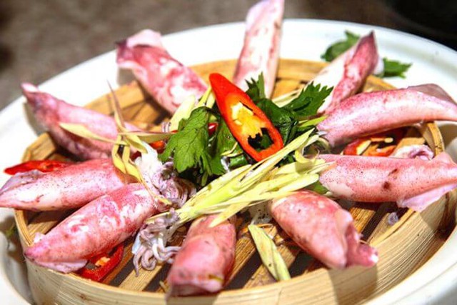 Bí quyết luộc mực tươi giòn ngọt, thơm ngon như nhà hàng và món mực luộc lá lốt cực kỳ đưa cơm - Ảnh 3.