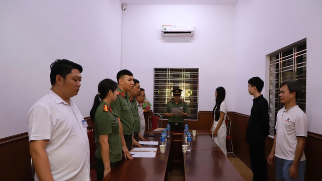 Khởi tố, bắt giam 3 đối tượng giúp đường dây lừa đảo 'rửa' gần 48 tỷ đồng - Ảnh 2. Khởi tố, bắt giam 3 đối tượng giúp đường dây lừa đảo 'rửa' gần 48 tỷ đồng - Ảnh 2.