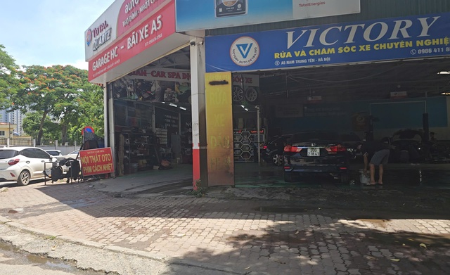 Hà Nội: Nhiều lần bị phản ánh, các gara trên đất dự án Khu đô thị Nam Trung Yên Núp vẫn 'bình chân như vại' - Ảnh 3. Hà Nội: Nhiều lần bị phản ánh, các gara trên đất dự án Khu đô thị Nam Trung Yên Núp vẫn 'bình chân như vại' - Ảnh 3.