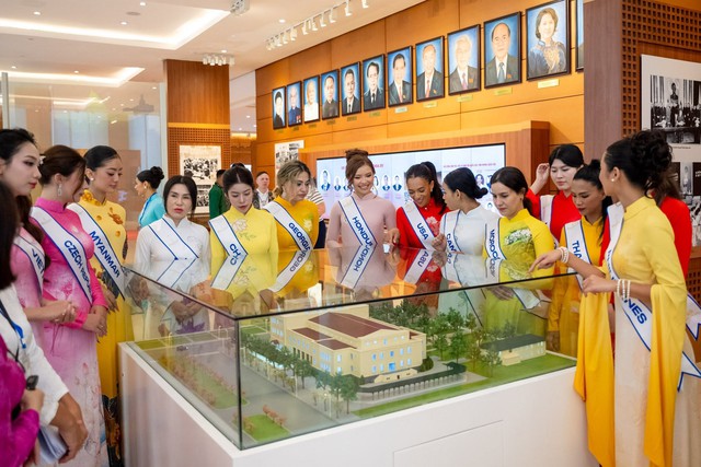 Hoa hậu Phan Kim Oanh và dàn người đẹp quốc tế tìm hiểu lịch sử, văn hóa Việt Nam - Ảnh 3.