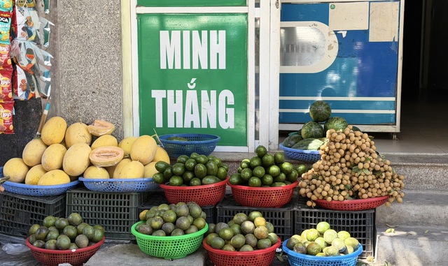 Loại quả được v&iacute; l&agrave; &lsquo;nữ ho&agrave;ng tr&aacute;i c&acirc;y&rsquo; đang v&agrave;o m&ugrave;a b&aacute;n đầy thị trường gi&aacute; rẻ b&egrave;o, chị em thi nhau đặt h&agrave;ng chi&ecirc;u đ&atilde;i gia đ&igrave;nh - Ảnh 1.