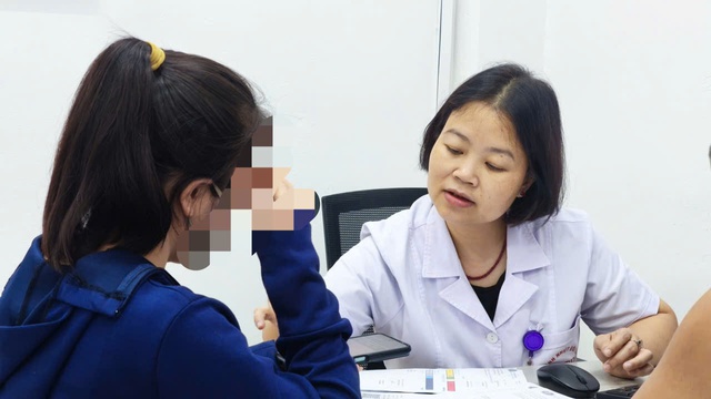 Ph&aacute;t hiện vi&ecirc;m gan B sau sinh, người mẹ day dứt v&igrave; l&acirc;y bệnh cho con g&aacute;i - Ảnh 1.