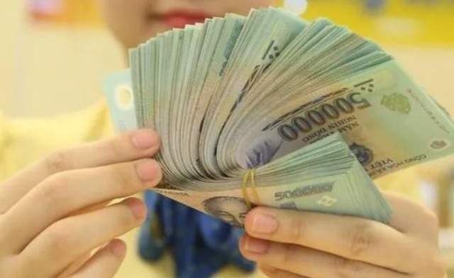 Tin s&aacute;ng 26/6: Trung Bộ vẫn duy tr&igrave; nắng n&oacute;ng gay gắt; Lương c&ocirc;ng chức tăng từ 1/7: Ai được hưởng mức tăng nhiều nhất? - Ảnh 2.