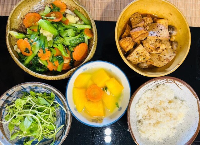 MC Đại Nghĩa v&agrave; lối sống ăn chay thanh đạm , vui vẻ tuổi U50 - Ảnh 3.