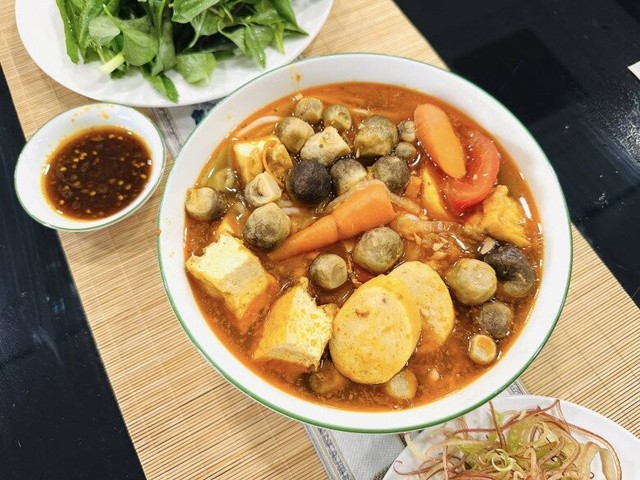 MC Đại Nghĩa v&agrave; lối sống ăn chay thanh đạm , vui vẻ tuổi U50 - Ảnh 9.