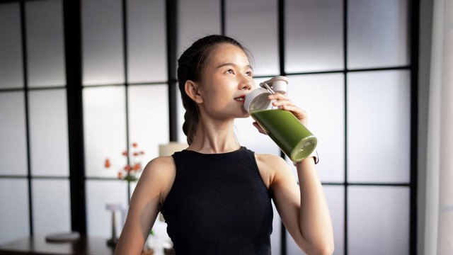C&aacute;ch l&agrave;m đẹp da mặt bằng rau m&aacute; - Ảnh 3.