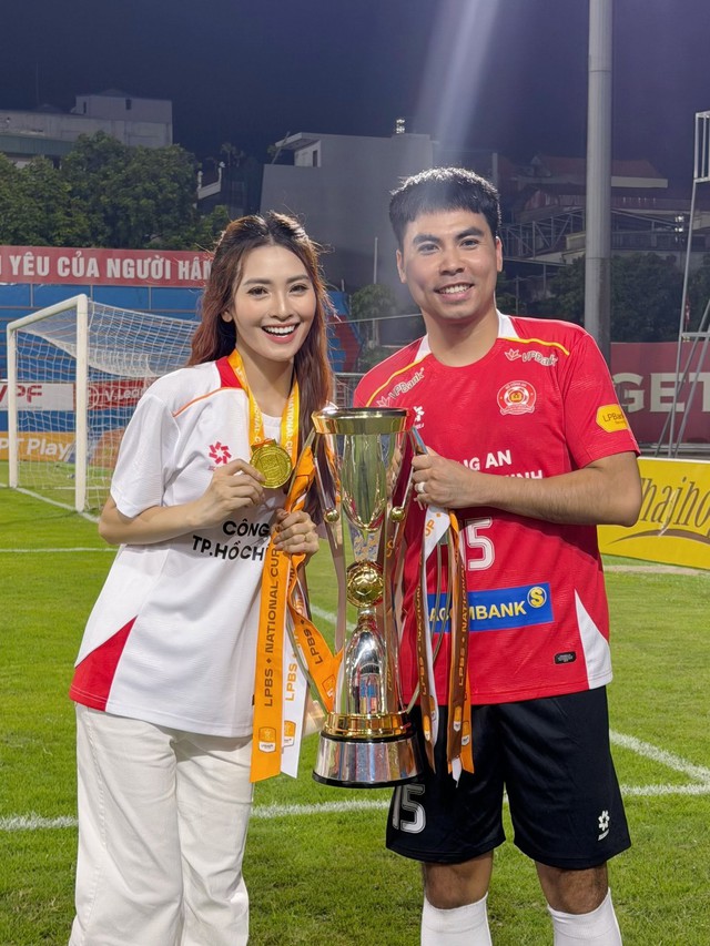 MC Huyền Trang chia sẻ hạnh ph&uacute;c l&agrave;m mẹ lần đầu v&agrave; t&ecirc;n b&eacute; Mica - Ảnh 3.