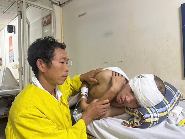 V&ograve;ng tay nh&acirc;n &aacute;i: H&agrave;nh tr&igrave;nh cứu gi&uacute;p Ch&agrave;ng trai H ' M&ocirc;ng mắc bệnh hiểm ngh&egrave;o - Ảnh 2.