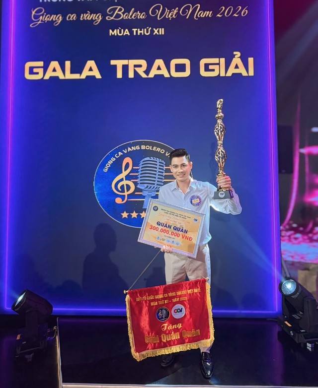 Giọng ca 42 tuổi qu&ecirc; Bắc Ninh vừa gi&agrave;nh Qu&aacute;n qu&acirc;n Bolero lần thứ XII l&agrave; ai? - Ảnh 2.