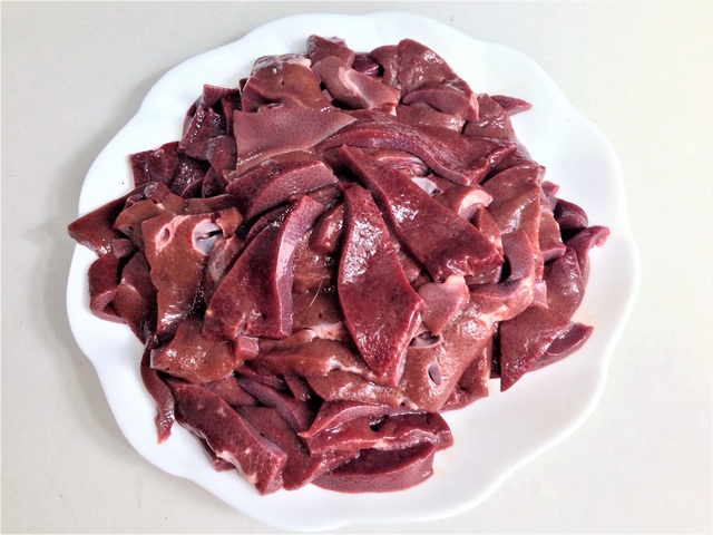 Gan lợn gi&aacute; rẻ nhưng gi&agrave;u vitamin A v&agrave; sắt , ăn đ&uacute;ng c&aacute;ch bổ dưỡng cho sức khỏe - Ảnh 2.