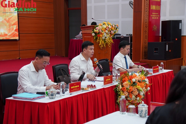 L&agrave;n s&oacute;ng 'gi&agrave; ho&aacute;' nhanh ch&oacute;ng v&agrave; xu hướng lệch giới t&iacute;nh ở nh&oacute;m người cao tuổi Việt Nam - Ảnh 1.
