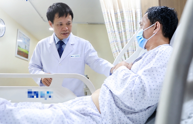 Người đ&agrave;n &ocirc;ng 59 tuổi ph&aacute;t hiện ung thư phổi thừa nhận 1 sai lầm suốt 30 năm nhiều nam giới Việt mắc phải - Ảnh 1.