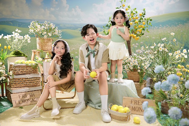 3 con đẹp như tranh vẽ của nh&agrave; Kh&aacute;nh Thi - Phan Hiển - Ảnh 3.