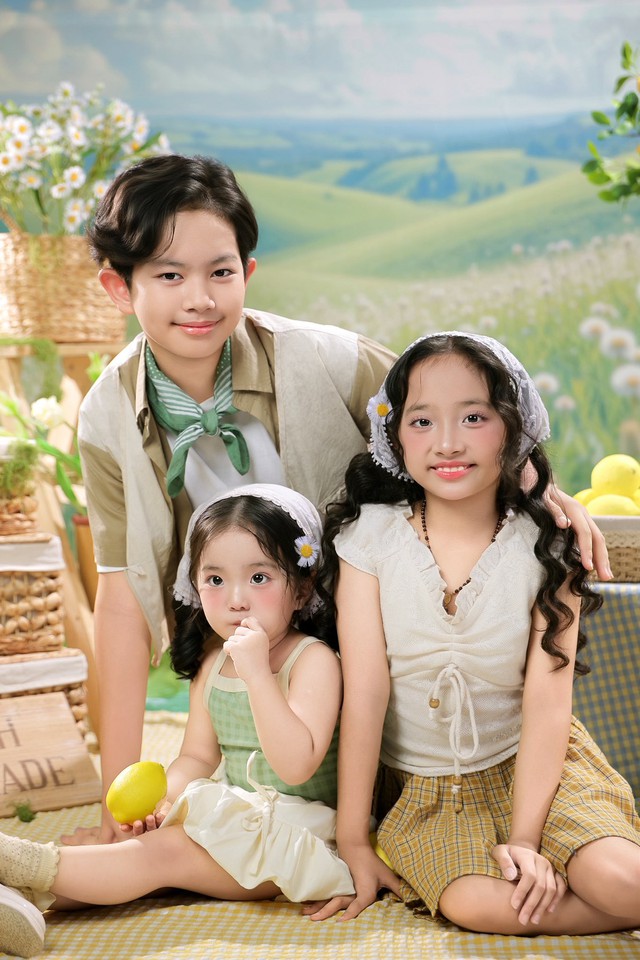 3 con đẹp như tranh vẽ của nh&agrave; Kh&aacute;nh Thi - Phan Hiển - Ảnh 6.