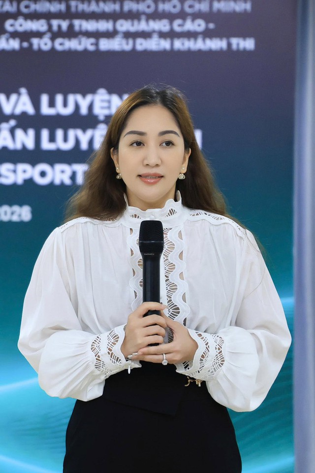 Khánh Thi khoe niềm vui trong nghề cùng chồng Phan Hiển - Ảnh 4.
