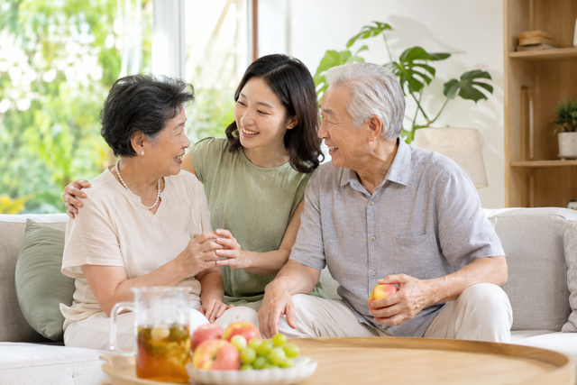 Giữ chặt 2,7 tỷ đồng kh&ocirc;ng chia cho con c&aacute;i, cụ b&agrave; c&oacute; cuộc sống tuổi gi&agrave; vừa an nh&agrave;n vừa hạnh ph&uacute;c - Ảnh 1.