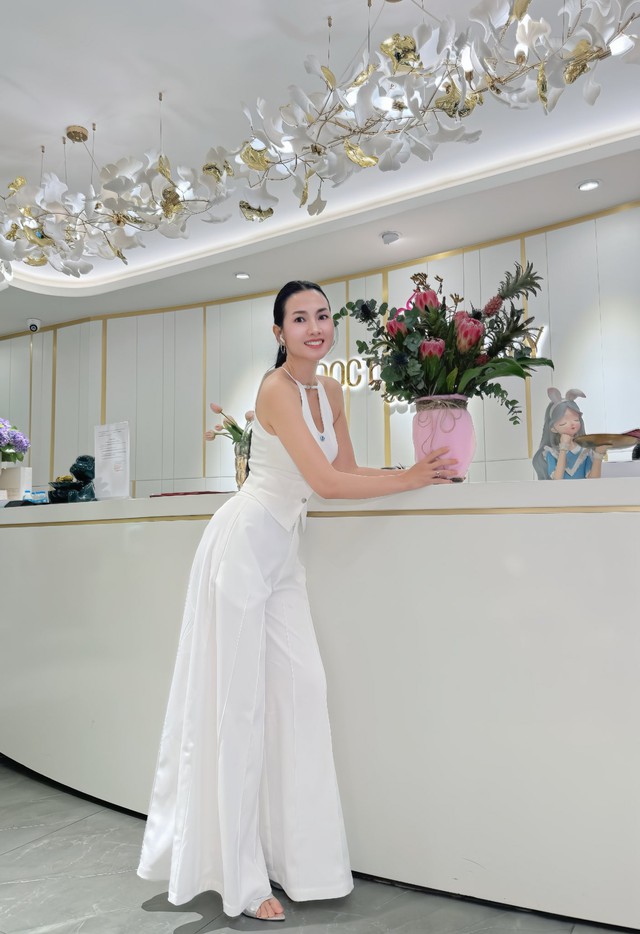 Si&ecirc;u mẫu Anh Thư gợi cảm ở tuổi 44 - Ảnh 8.