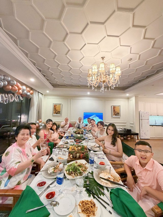 Tuổi 36 của 'c&ocirc;ng ch&uacute;a Vpop' lấy chồng doanh nh&acirc;n xứ Nghệ - Ảnh 7.