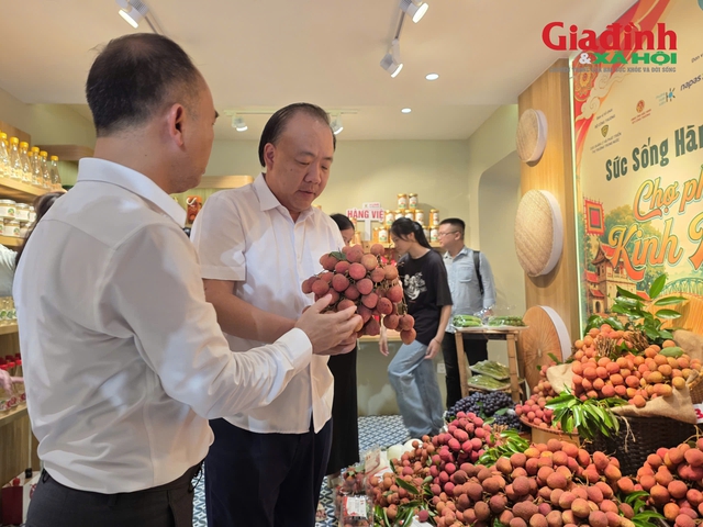 Khai mạc "Chợ phi&ecirc;n Kinh Bắc", đưa đặc sản Bắc Ninh đến tay người ti&ecirc;u d&ugrave;ng Thủ đ&ocirc; - Ảnh 2.