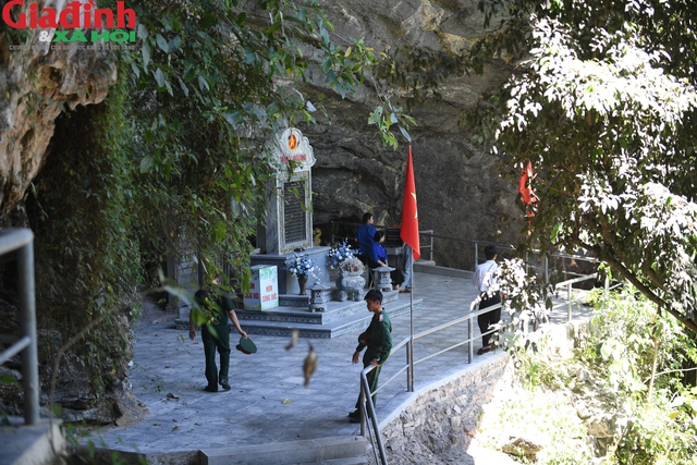 Hang đ&aacute; tr&ecirc;n v&aacute;ch n&uacute;i, nơi những chiến sĩ th&ocirc;ng tin m&atilde;i m&atilde;i với tuổi xu&acirc;n - Ảnh 1.