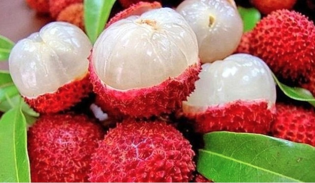Loại quả m&ugrave;a h&egrave; được chuy&ecirc;n gia Mỹ đ&aacute;nh gi&aacute; cao, đang b&aacute;n đầy chợ, người Việt ăn đ&uacute;ng c&aacute;ch để sống thọ - Ảnh 3.