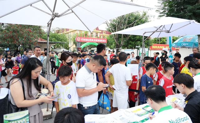 30 gương mặt xuất sắc gia nhập Kh&oacute;a 4 Học viện B&oacute;ng đ&aacute; Nutifood - Ảnh 1.