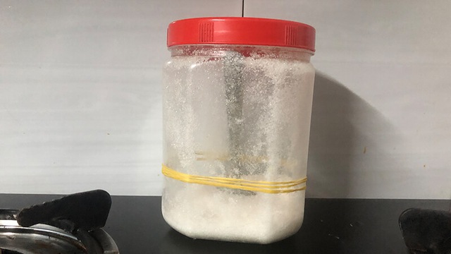 Mẹo đuổi sạch kiến khỏi nồi cơm, hũ đường chỉ trong "một nốt nhạc" - Ảnh 1.