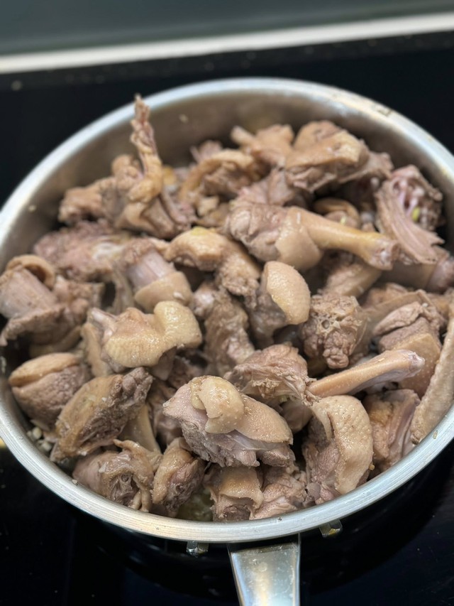Quả mận đang ch&iacute;nh vụ gi&aacute; si&ecirc;u rẻ, đem nấu canh hay om thịt vịt vừa lạ miệng vừa giải nhiệt ng&agrave;y h&egrave; - Ảnh 4.