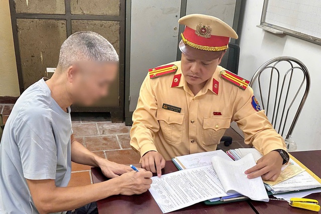 Tin sáng 8/6: Thời tiết toàn quốc trong 3 ngày thi tốt nghiệp THPT 2026 ra sao?; Cách xác thực thuê bao chính chủ để điện thoại không bị khóa sau ngày 15/6 - Ảnh 3. Tin sáng 8/6: Thời tiết toàn quốc trong 3 ngày thi tốt nghiệp THPT 2026 ra sao?; Cách xác thực thuê bao chính chủ để điện thoại không bị khóa sau ngày 15/6 - Ảnh 3.