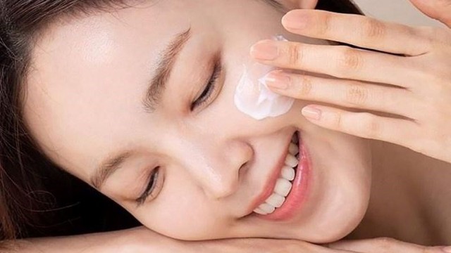 Những thói quen tai hại mùa nắng nóng khiến da sạm nám, lão hóa nhanh - Ảnh 1.