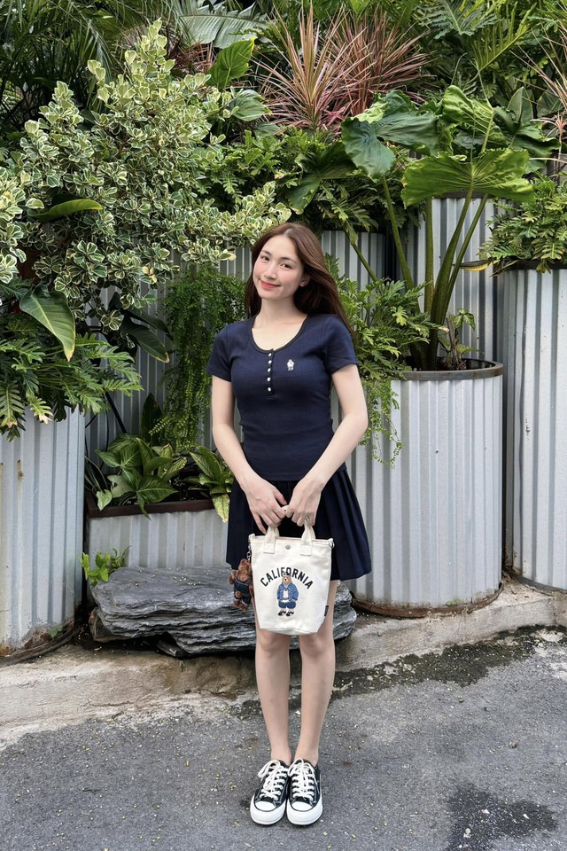 3 phong c&aacute;ch thời trang đời thường của H&ograve;a Minzygi&uacute;p k&eacute;o d&agrave;i ch&acirc;n cho người chiều cao khi&ecirc;m tốn - Ảnh 15.