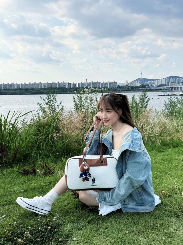 3 phong c&aacute;ch thời trang đời thường của H&ograve;a Minzygi&uacute;p k&eacute;o d&agrave;i ch&acirc;n cho người chiều cao khi&ecirc;m tốn - Ảnh 10.