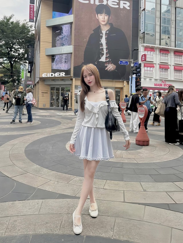 3 phong c&aacute;ch thời trang đời thường của H&ograve;a Minzygi&uacute;p k&eacute;o d&agrave;i ch&acirc;n cho người chiều cao khi&ecirc;m tốn - Ảnh 8.