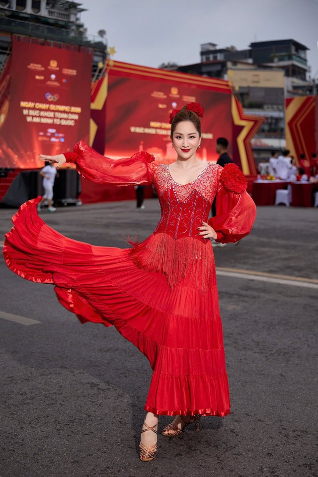 Mỗi năm đầu tư hơn 8 tỷ đồng để tổ chức giải đấu dancesport, đời thực Kh&aacute;nh Thi gi&agrave;u ra sao? - Ảnh 6.