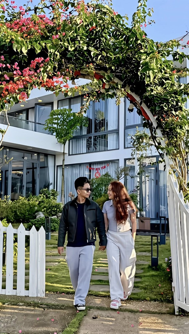 Mỗi năm đầu tư hơn 8 tỷ đồng để tổ chức giải đấu dancesport, đời thực Kh&aacute;nh Thi gi&agrave;u ra sao? - Ảnh 7.